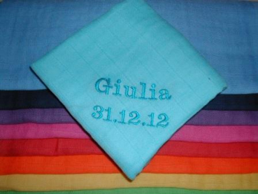 Nuscheli 60x60 bestickt Name & Datum